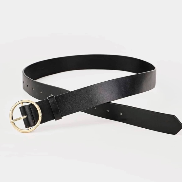 Luxe Vegan leather Circle Buckle Belt - Picture 8 of 12